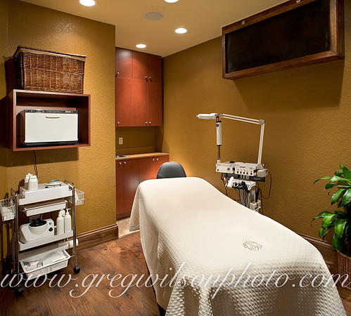Diane K Salon, Sarasota, Florida